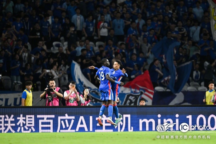 上海申花主场7-1大胜云南玉昆