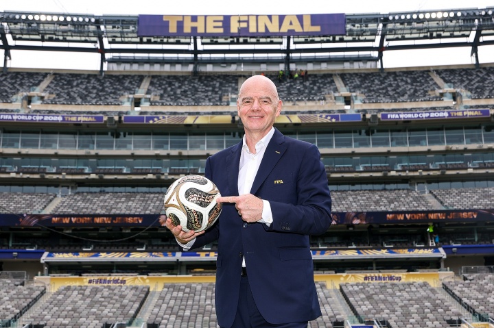 BBC：因凡蒂诺预计将继续担任FIFA主席 欧足联找不出人来和他对抗