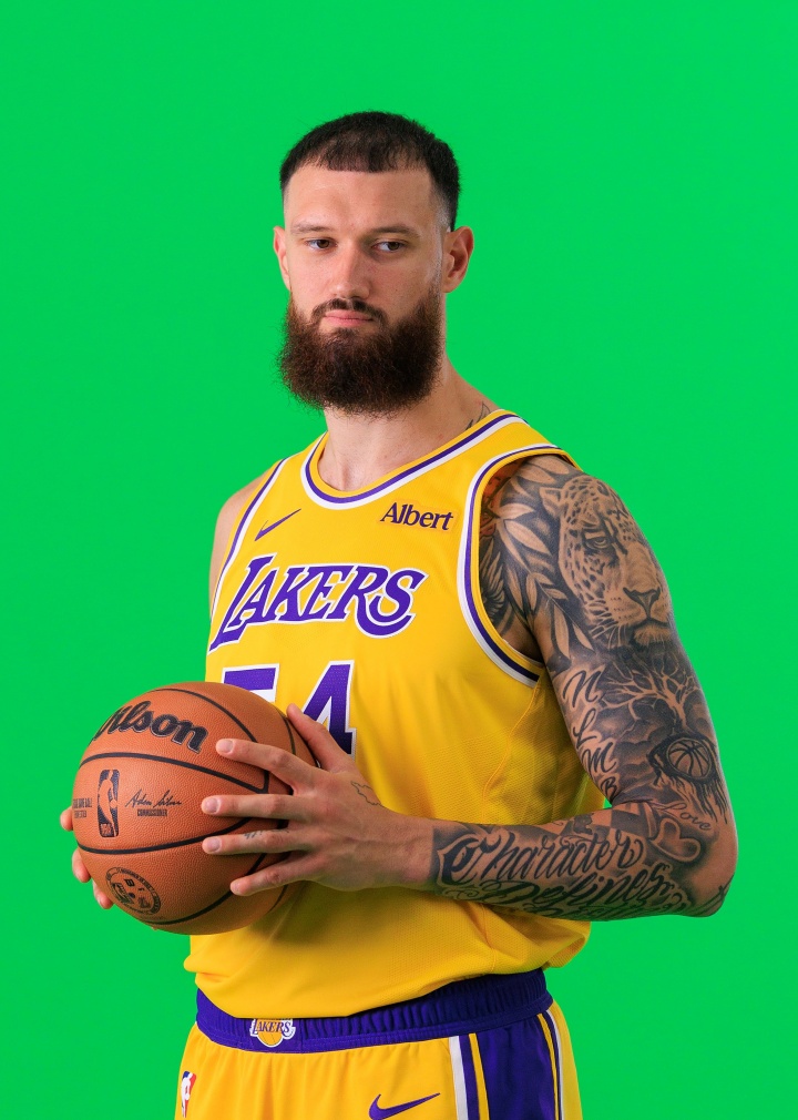 卢尼：马穆是个非常全面的球员 他能拉开空间也能在低位得分