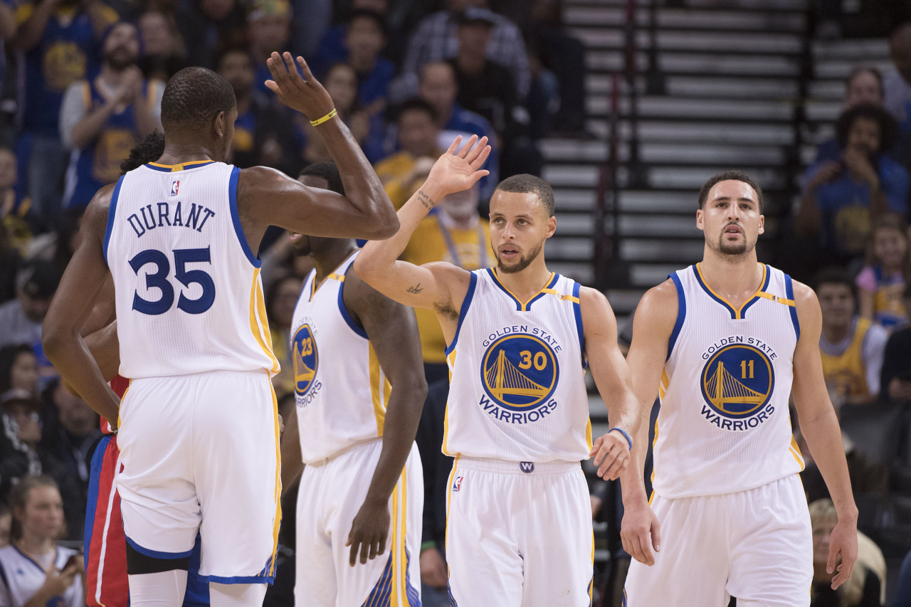 中国赛名场面都有啥？库里轰40+ 姚明亮相 热火三巨头PK空接之城