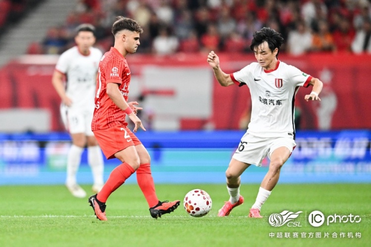 上海海港3-0成都蓉城，下轮将客场挑战天津津门虎队