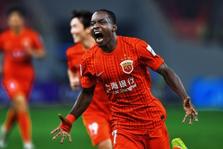 一箭之仇！海港2年前第28轮客场被蓉城打进3球，一度丢掉榜首位置
